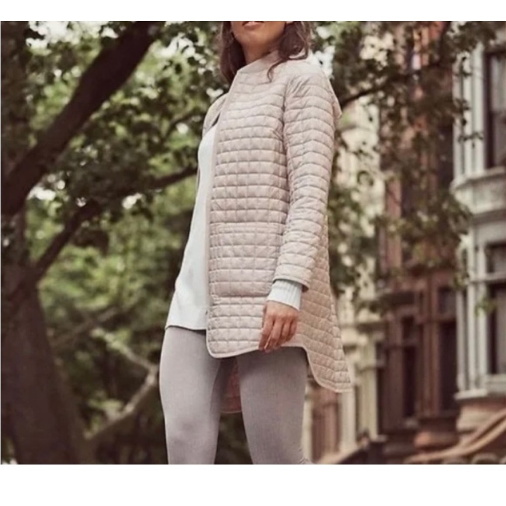 Athleta Grandview Primaloft Shell Jacket In Abalone Grey Size Small